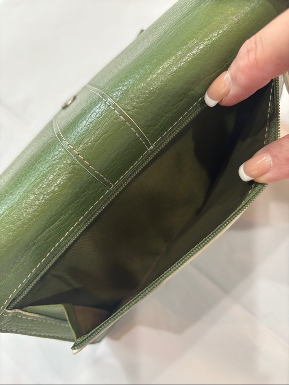 Etienne Aigner Green Leather Flap Wallet - Picture 6 of 6